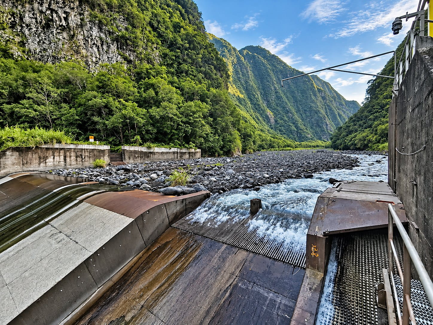 Infrastructure hydraulique dans un territoire réunionnais