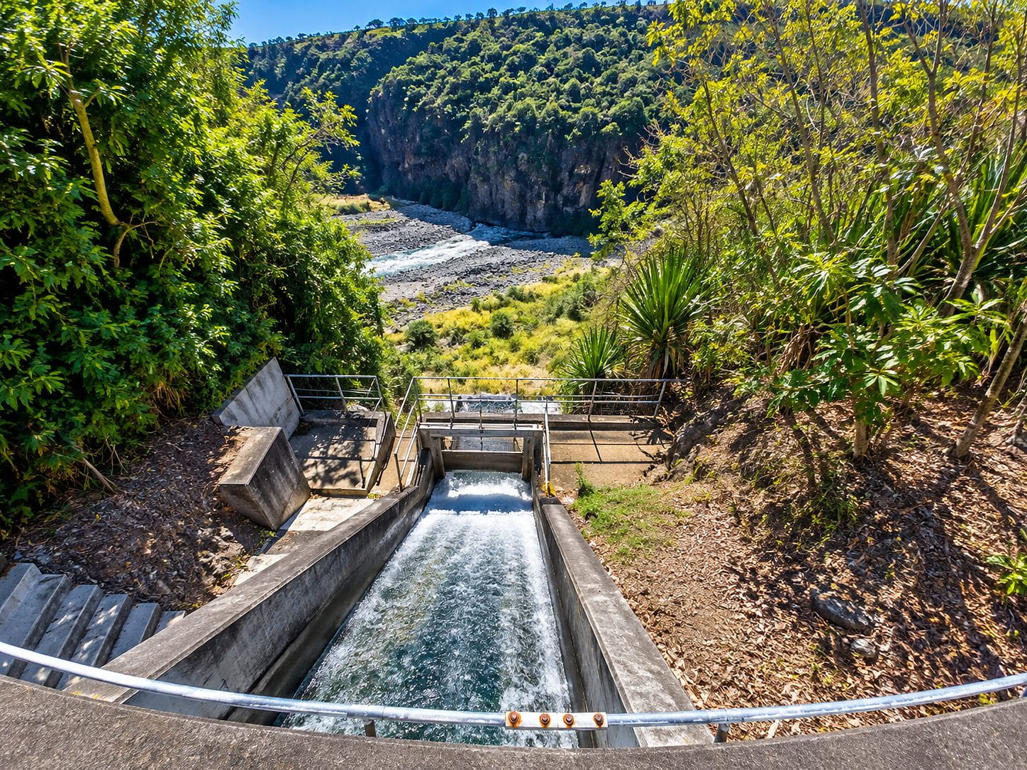 Ouvrage hydraulique et ressource en eau à La Réunion